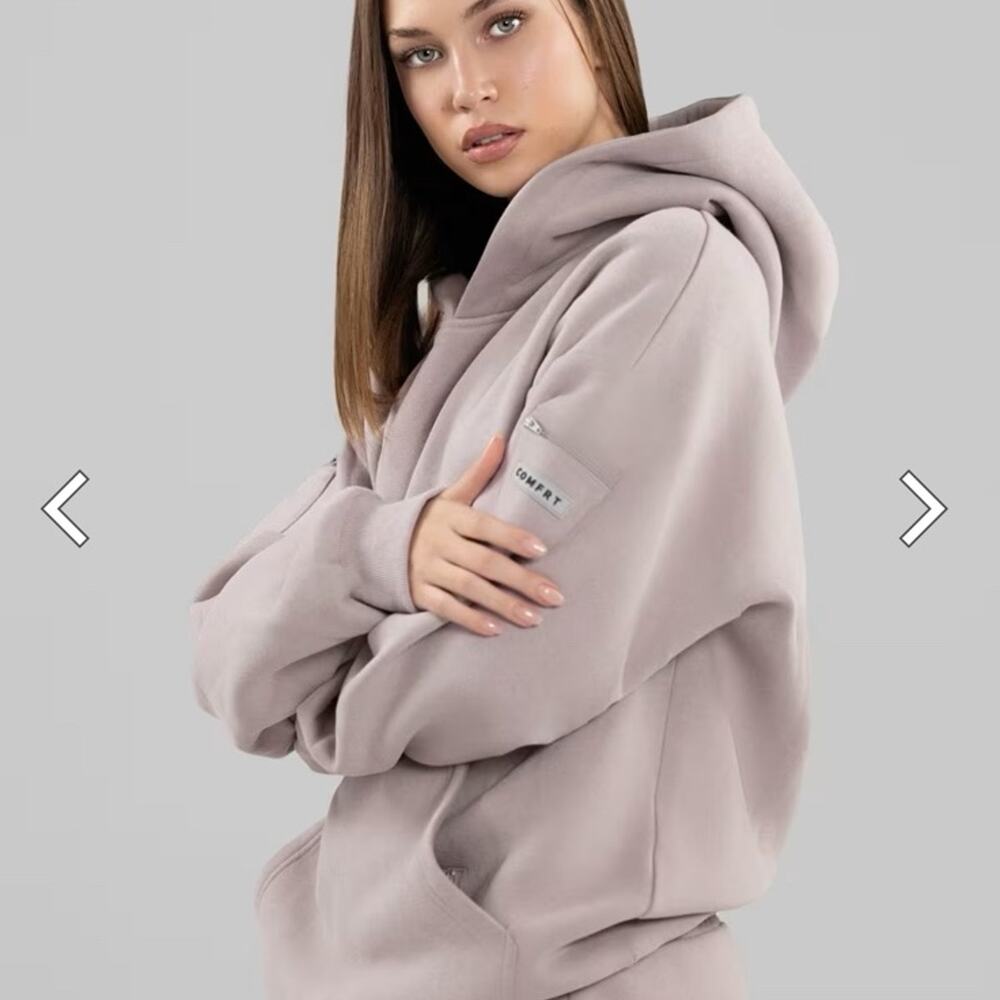 NEW COMFRT OVERSIZED TRAVEL HOODIE